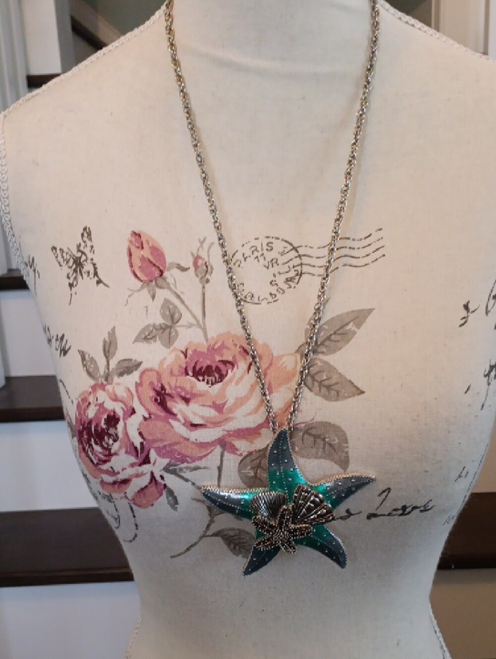+ Starfish Shell Large Pendant Statement Necklace - Picture 4 of 7